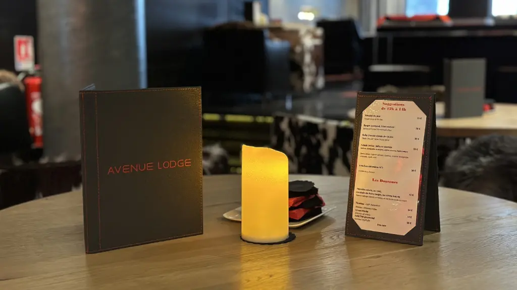 Une pause agréable / Bar lounge Avenue Lodge à Val D’Isère / Solutions de