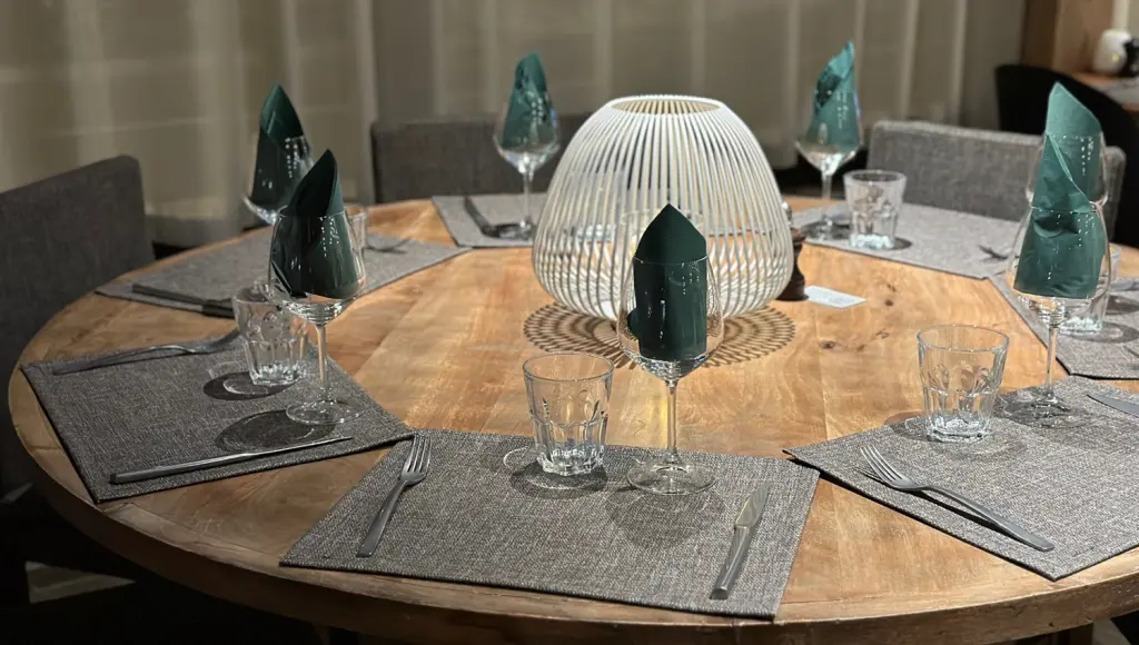 Une belle et bonne table – hostellerie du Petit St Bernard – set de
