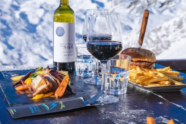 Un cadre magique et une cuisine gourmande / Restaurant « Les Aiguilles de Péclet » /