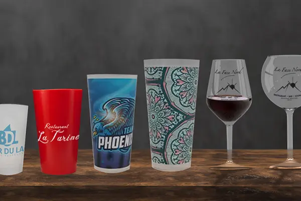 « Des verres en plastique à la ressemblance du verre et personnalisables »…by Vistacom CHR