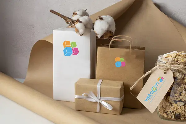 ETIQUETTES / SACS / TOTEBAGS / BOITES D’EMBALLAGE / PAPIER CADEAUX / avec VISTACOM