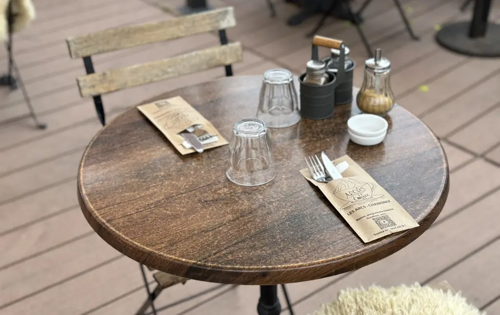 Pratique, efficace et écologique « la pochette à couverts kraft » pour Arcus COFFEE !