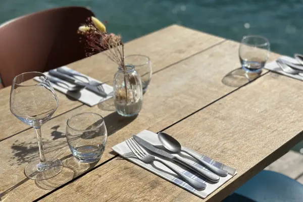 Une « serviette atypique, écologique et française » pour un restaurant unique à Talloires – « Les
