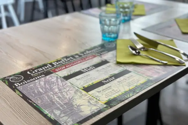 Un été gourmand – restaurant le SIR LAM à Drumettaz-Clarafond – set de table
