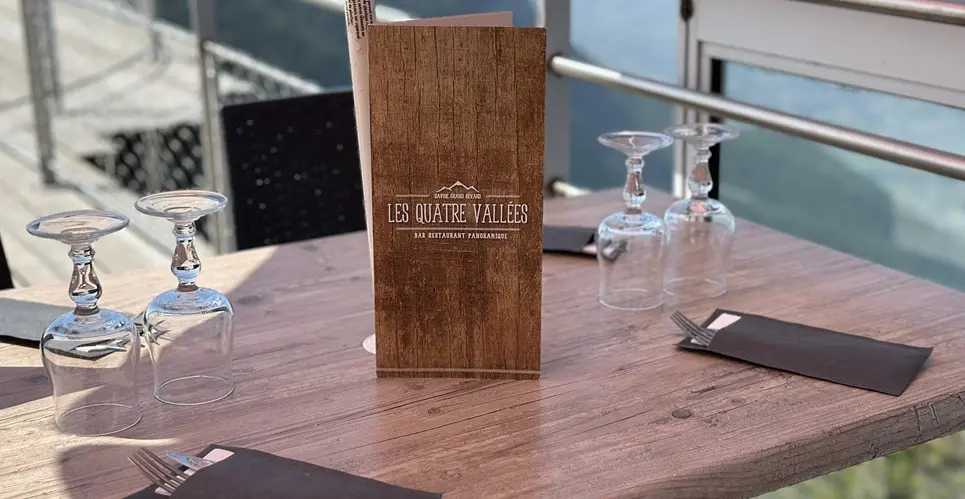 Une vue époustouflante – Les 4 Vallées au Mont Revard – carte de restaurant